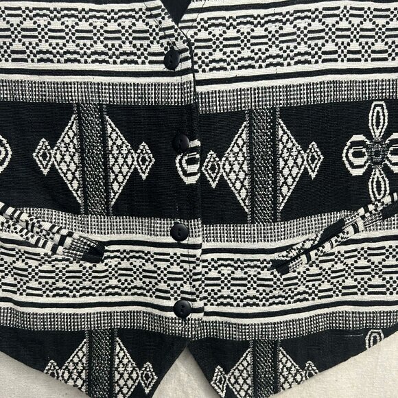 IMEIN! | Gemotric White and Black Vest Sz L - Picture 2 of 6
